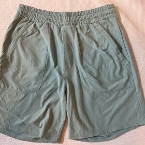 Alo Yoga Men's Small Co-Op Short 7” Dusty Blue